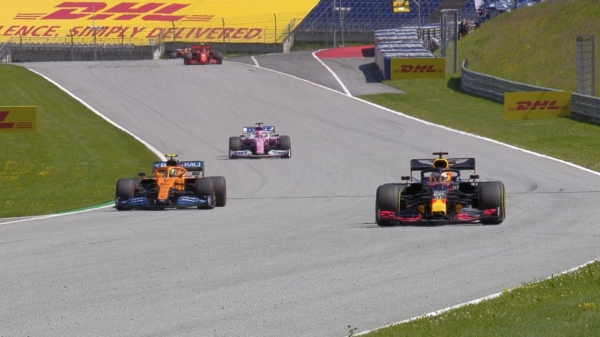 Video: Verstappen valt door technische problemen uit in de GP van Oostenrijk