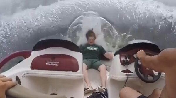 Ritje met speedboot eindigt met een frisse douche
