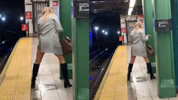 Dronken chick met hoge nood laat alles lekker lopen op het perron