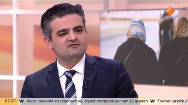 Denk-schaap Kuzu mekkert aan tafel bij WNL maar wordt op z’n plek gezet door presentatrice