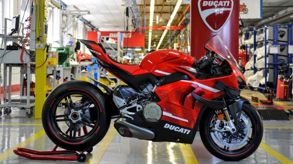 Zo wordt een bloedsnelle Ducati Superleggera V4 gemaakt