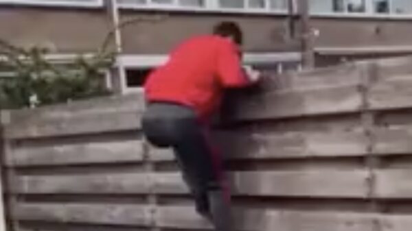 Amateur-inbreker sloopt schutting bij zijn eerste poging