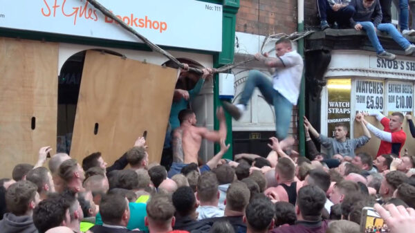 Massale vechtpartijen in Engeland bij de Atherstone Ball Game 2019