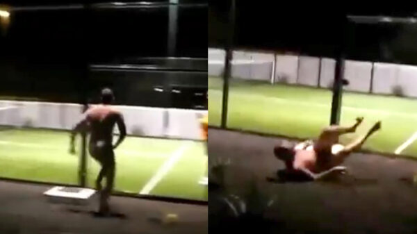 Web classic: als je wil streaken maar je contactlenzen bent vergeten in te doen