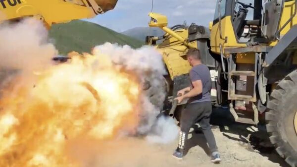 Zelf ook ff proberen: superhandig trucje om snel je wiel erop te leggen