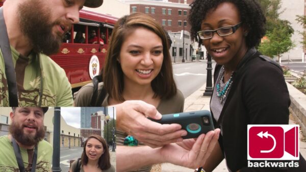 The Backwards Dude heeft het bizarre talent om achterstevoren te praten