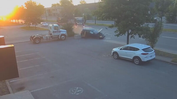 Let altijd goed op of de vrachtwagen voor je niet af wil slaan