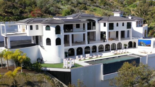 Nu extra scherp geprijsd: megamansion in Bel Air voor slechts $100 miljoen!