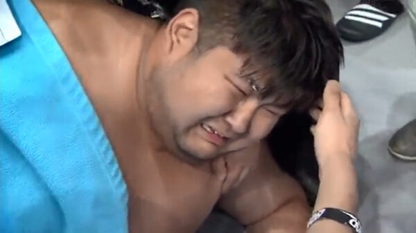 De ballen van MMA'er Aorigele zijn jaren later nog steeds niet ingedaald