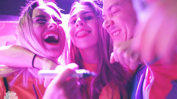 Non-stop vette video's checken in de Skoften Watch Party