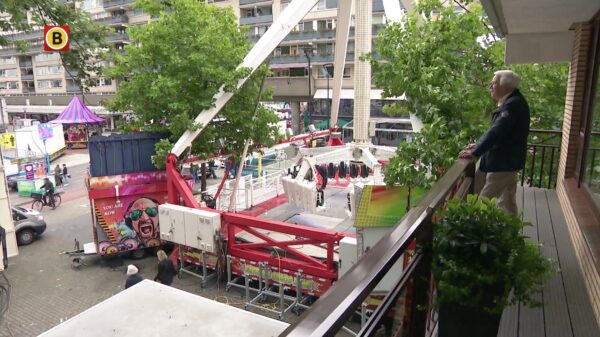 Re: Flatbewoners in Tilburg hebben extreem goed uitzicht op kermisattractie