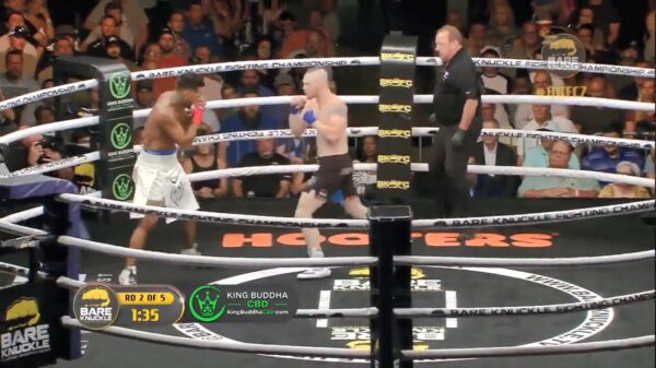 Bare Knuckle-vechter Kaleb Harris mept tegenstander met vervroegd pensioen