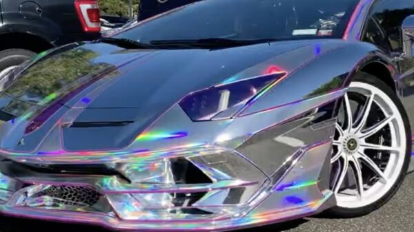 Man wil niet al teveel opvallen in zijn Lamborghini