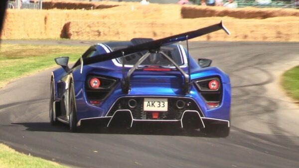De Zenvo TSR-S is de allereerste hypercar met een actieve achterspoiler