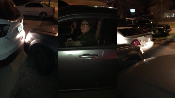 Parkerende vrouw denkt dat ze in een flipperkast zit