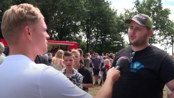 Dennis gaat even kijken bij de protesterende boeren in De Bilt