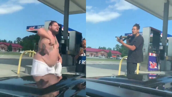 Idioot trekt AR-15 tijdens roadrage want zelfverdediging