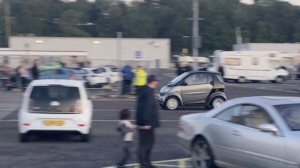 Engelse snelheidsmaniak in Smart blijkt toch niet zo slim te zijn