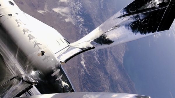 Virgin Galactic onthult hun ruimteschip speciaal bedoeld voor toeristen
