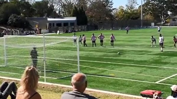 Wait for it: keeper weet penalty knap te stoppen