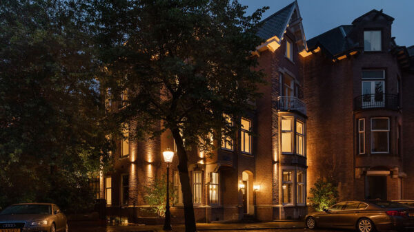 Deze gerenoveerde villa in Oud-Zuid is alleen iets voor die rijke tatta's