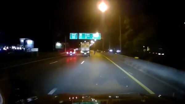 Vrachtwagenchauffeurs kunnen maar nét op tijd uitwijken voor spookrijder