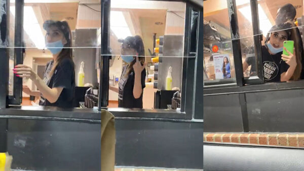 Becky heeft een grof bekkie en gaat full retard tegen klant