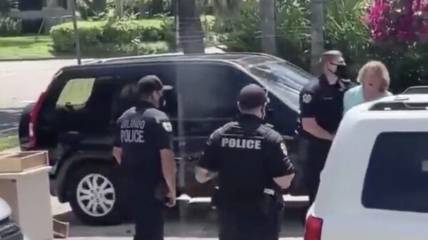 Re: Karen heeft een vastloper als ze een aantal plantsoenmedewerkers tegenkomt