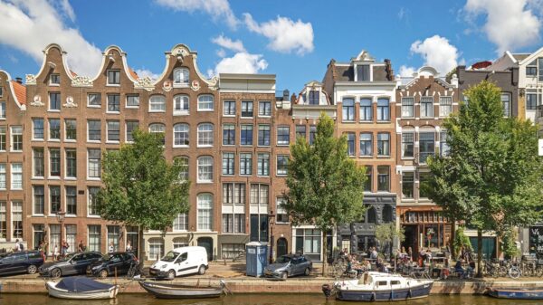 Opknappertje van 38 m² aan de Prinsengracht te koop: slecht €300.000,-