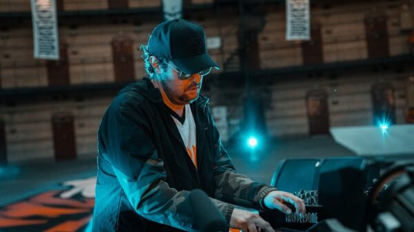 De week doormidden beuken met een oldschool Thunderdome-setje van Marc Acardipane