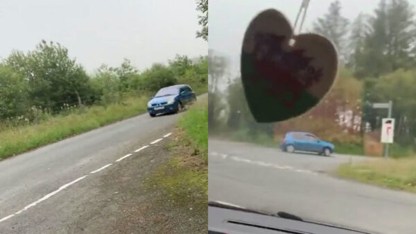 Als jij nou hier gaat staan filmen dan drift ik als een baas de bocht door