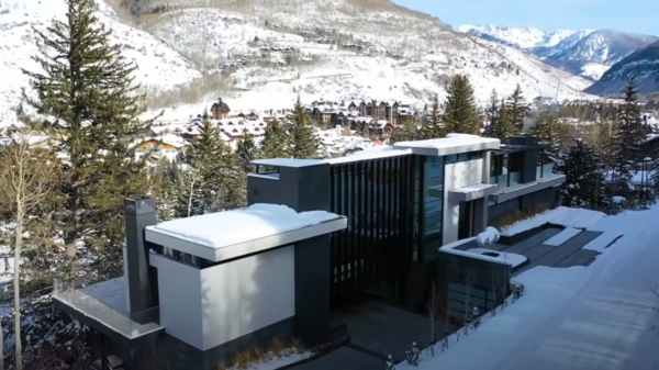 Ultramodern herenhuis in de Rocky Mountains voor $45 miljoen te koop