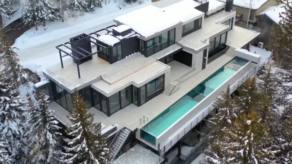 Ultramodern herenhuis in de Rocky Mountains voor $45 miljoen te koop