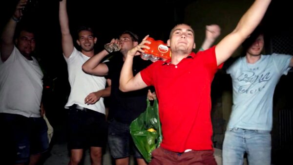 Nederlandse jeugd gaat ondanks corona toch lekker los in Griekenland