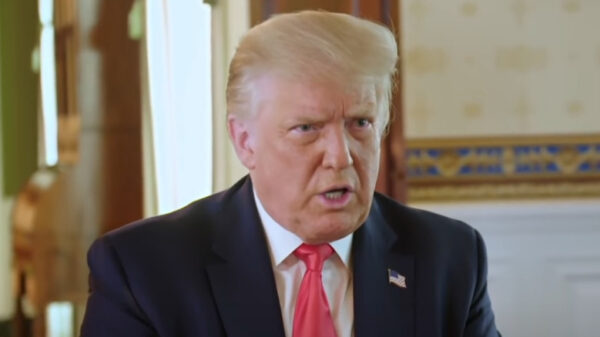 Extreem slecht liplezen levert bij Trump een hilarisch interview op