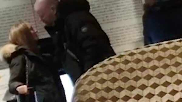 Busted: Raymond van Barneveld schiet vol in de roos bij andere vrouw