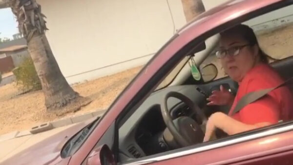 Deze dame heeft ook door dat het weekend is