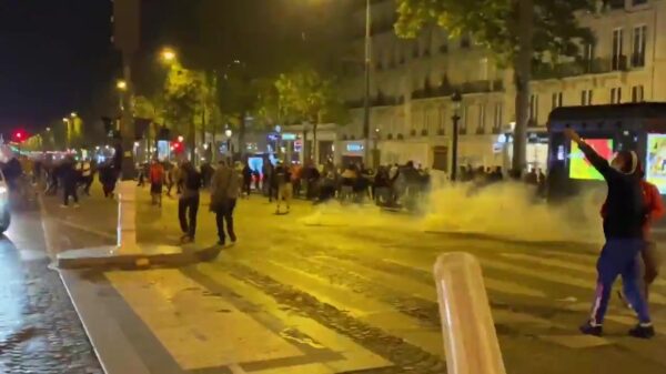 PSG-fans kunnen slecht tegen hun verlies en slopen Parijs