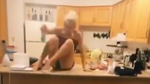 Hey Alicia, kom eens even hier