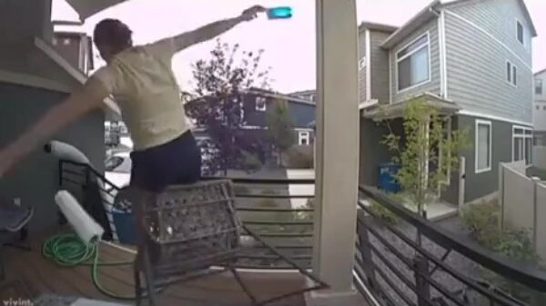 En daarom kun je beter geen stoel als ladder gebruiken