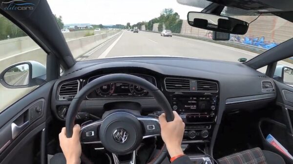 Duitser moet vol in de ankers als hij met 240 km/h over de Autobahn knalt