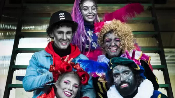 De 'Nieuwe Pieten' in Eindhoven zien eruit als robots na een kernramp