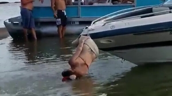 Dronken uit een bootje stappen valt nog niet mee