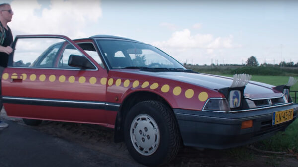 Liefhebbers opgelet: de Bassie en Adriaan-auto is nu te koop voor slechts €24.000