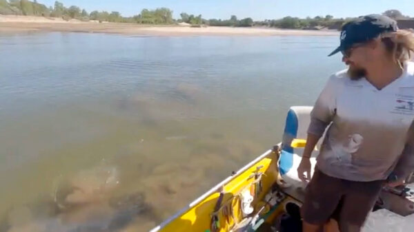 Een 'kleine' verrassing tijdens het weekendje vissen met de boys