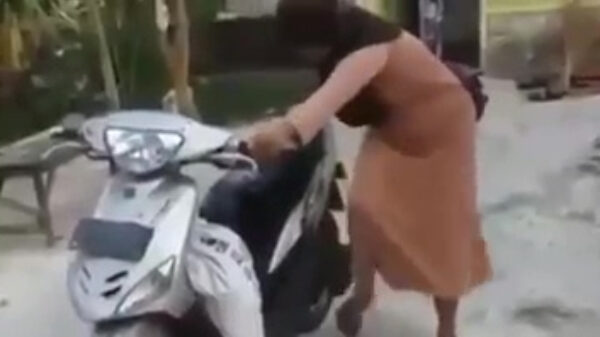 Het starten van een scooter is niet voor iedereen even makkelijk