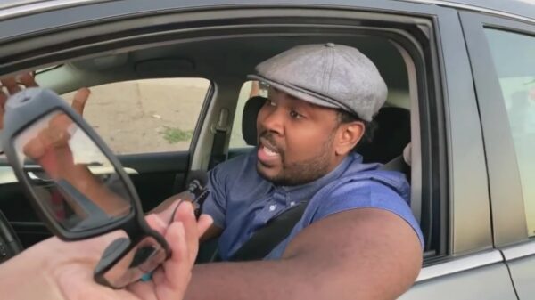 Geblokkeerde bestuurder heeft zinnige boodschap voor BLM-demonstranten