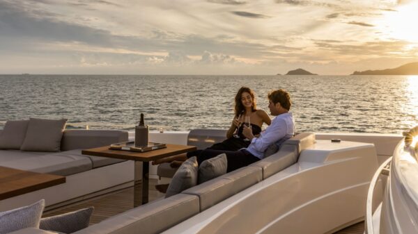 Field research: willen jullie meer dikke, dure bakken, boten, huizen en andere luxury-achtige-kwijl-posts zien?