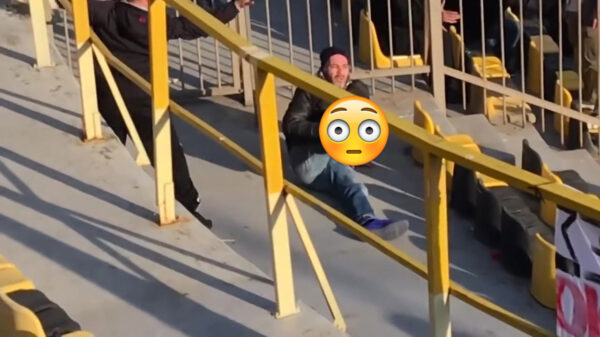 Griekse hooligan breekt been op uiterst pijnlijke wijze