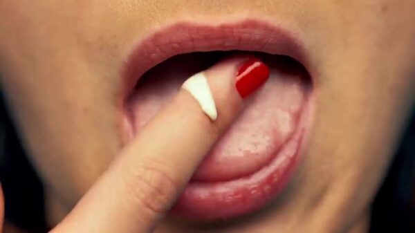 Deze commercial neemt het begrip "Food Pr0n" wel heel letterlijk